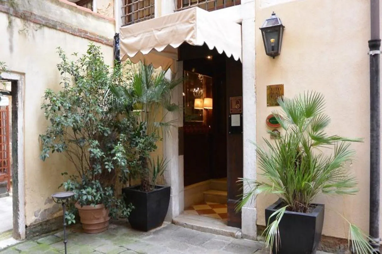 Venice Roulette Hotel 4