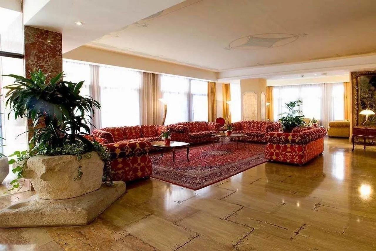 Venice Roulette Hotel 4 4*,